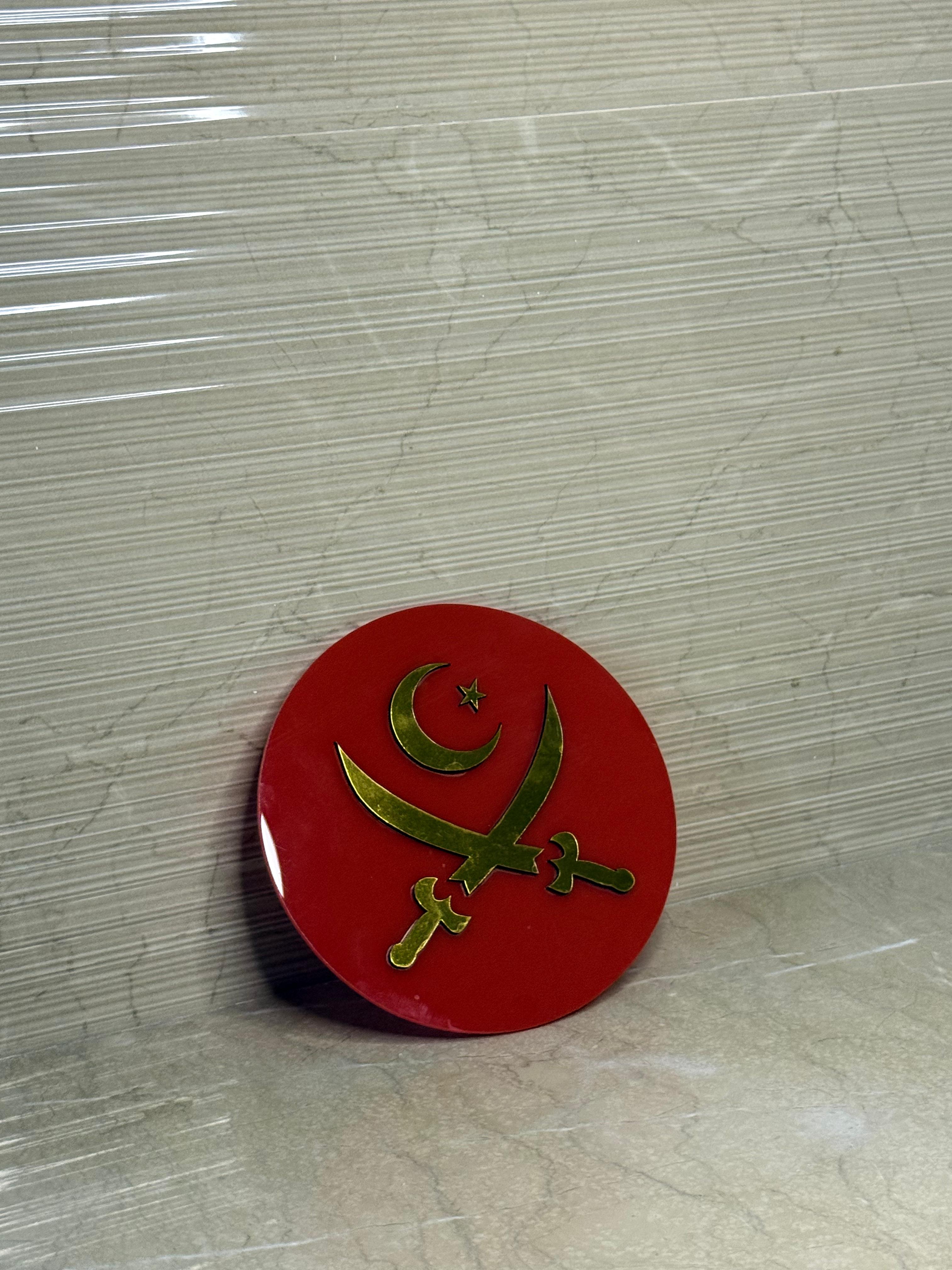 🛡️ Decorative Red Wall Plaque 🌙✨ with Islamic Crescent, Star & Crossed Swords ⚔️ – Elegant Metal Art for Home or Office 🕌
